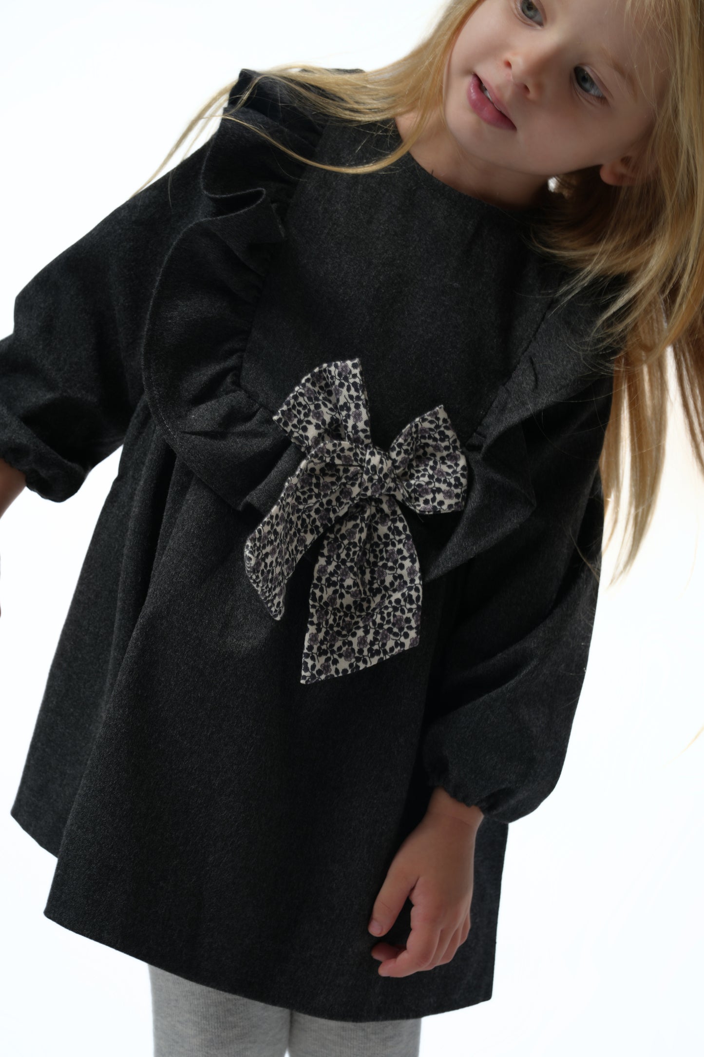 Robe Loly papillon fleuri gris